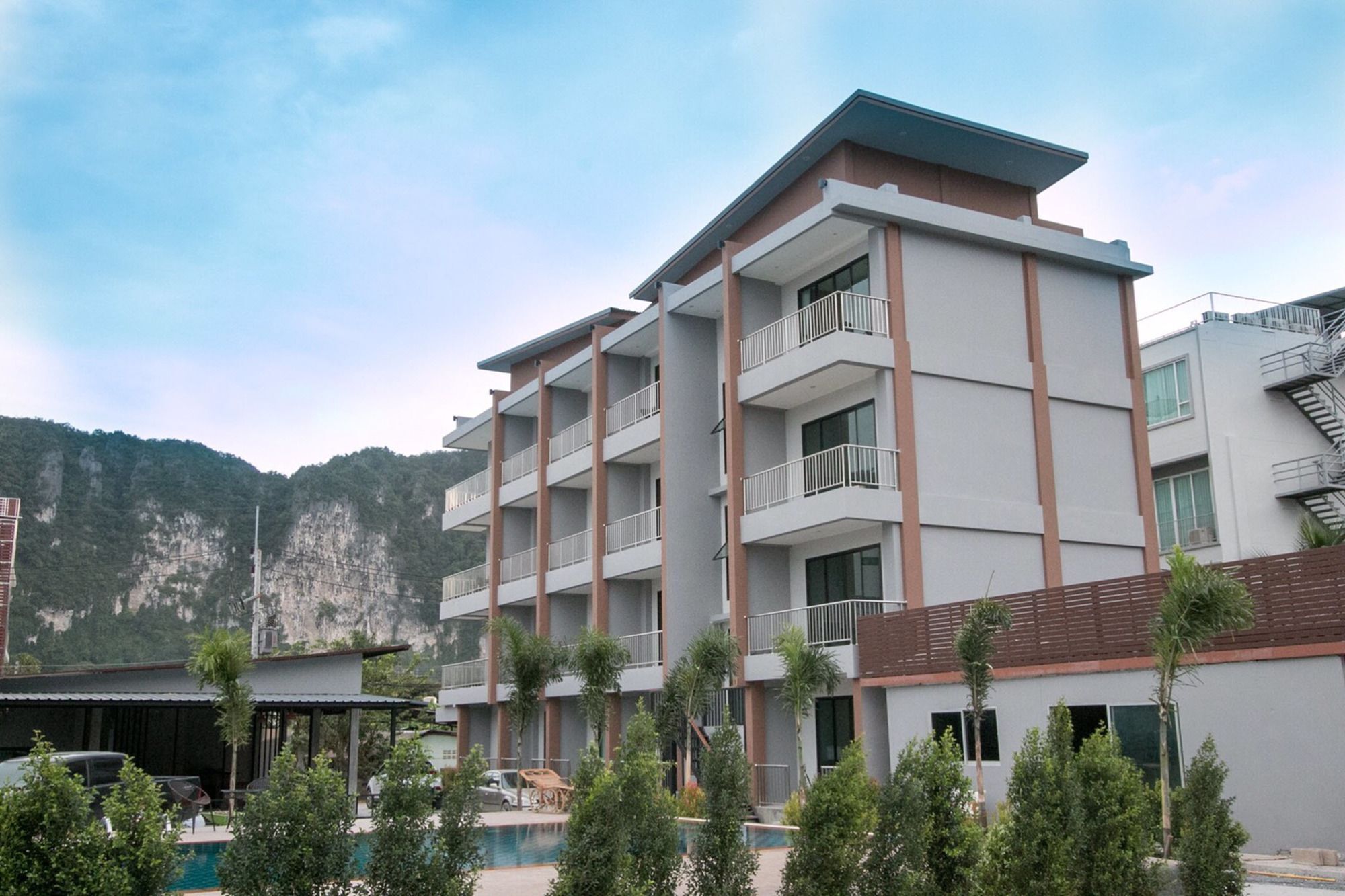 Aonang Sea Valley Hotel 3*