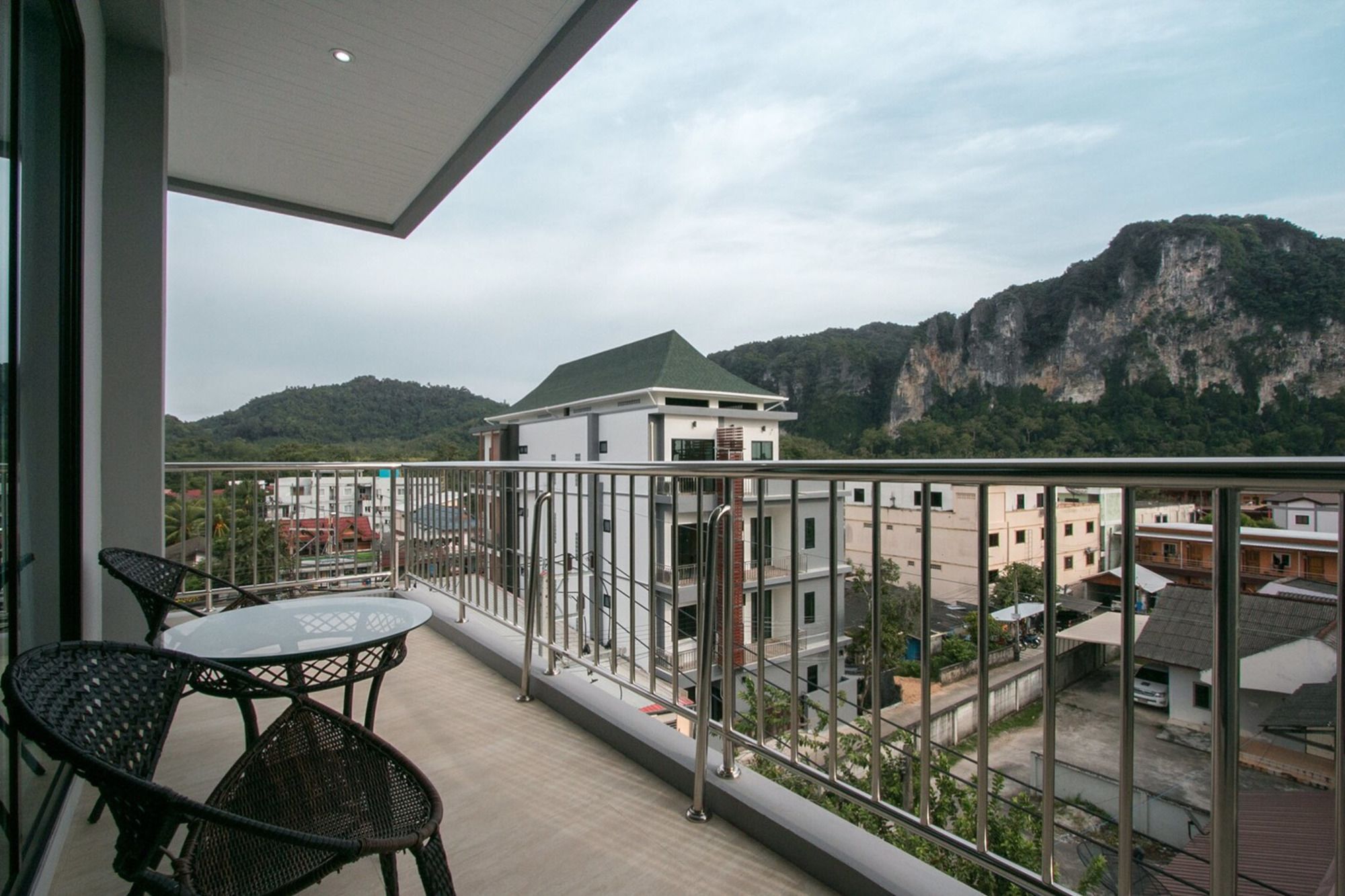 Aonang Sea Valley Hotel 3*