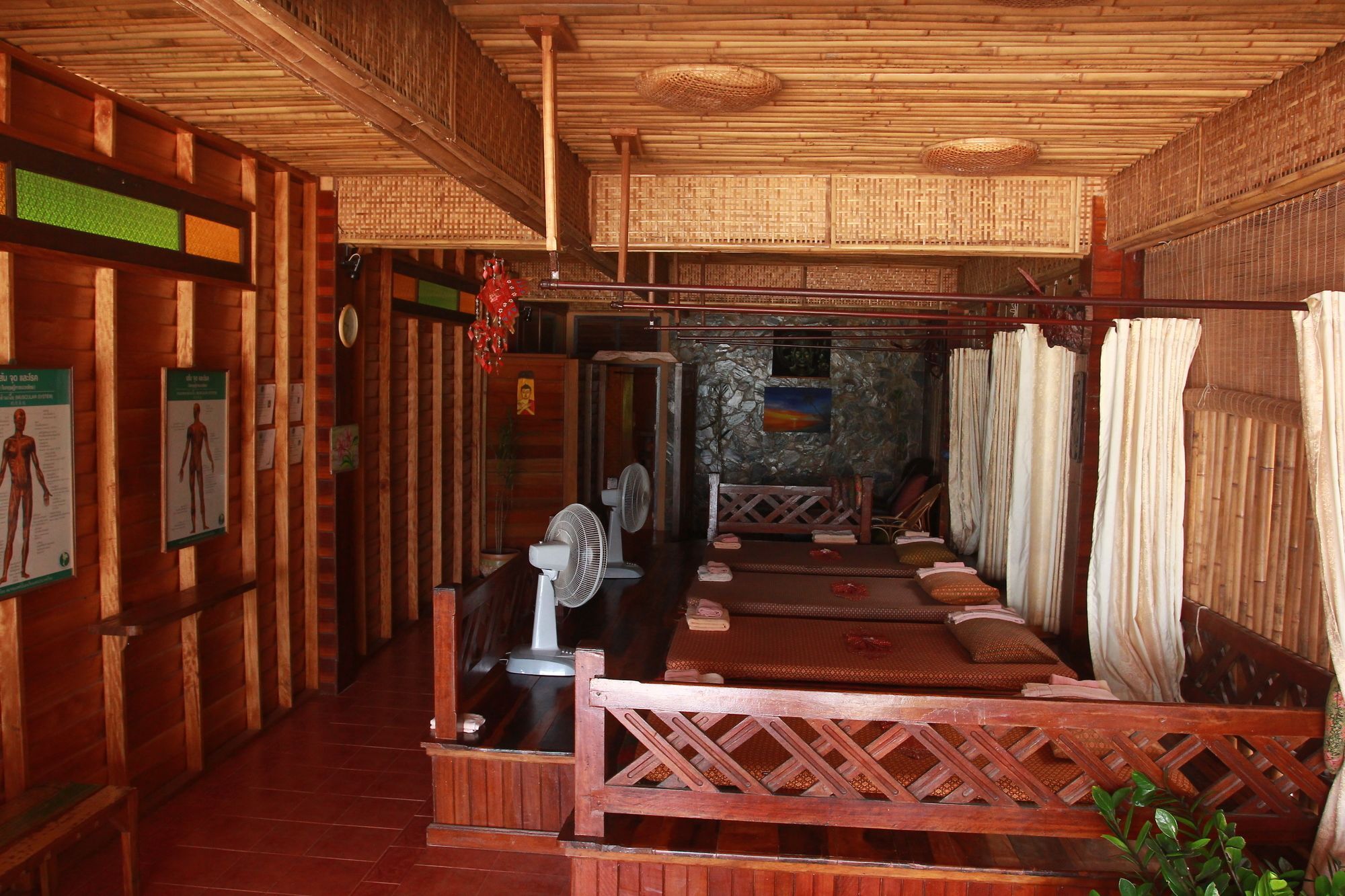 Longtail Resort 2*