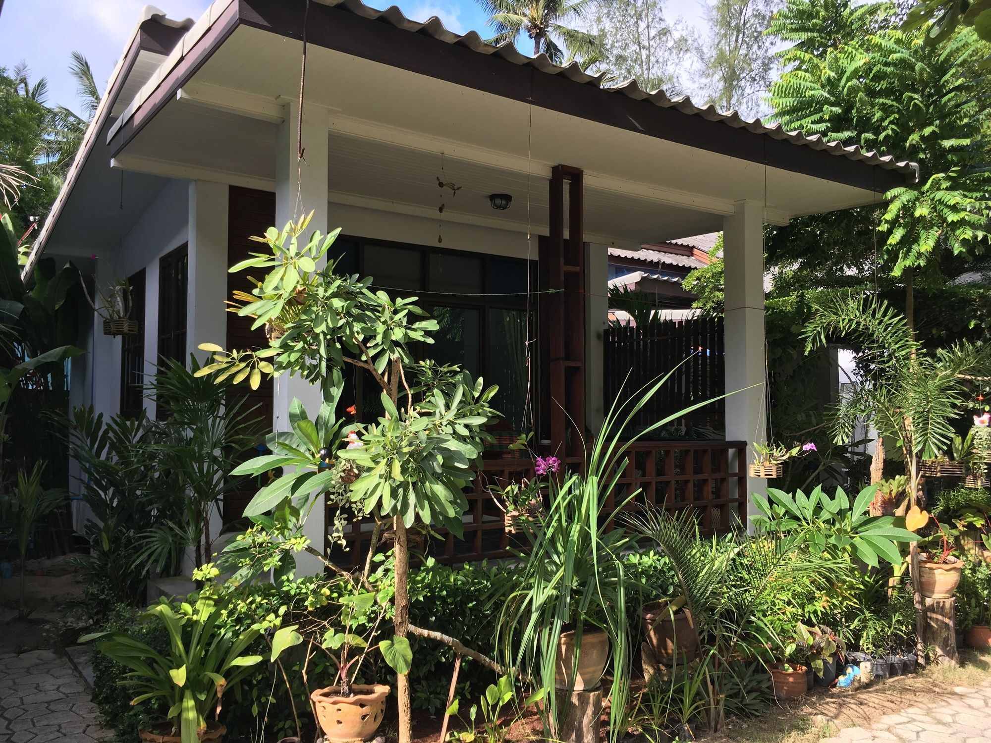 Benjamin's Hut Resort Srithanu