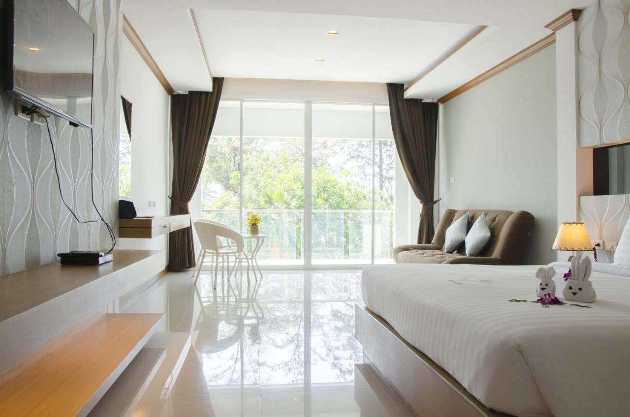 Shanaya & Phuket 4*