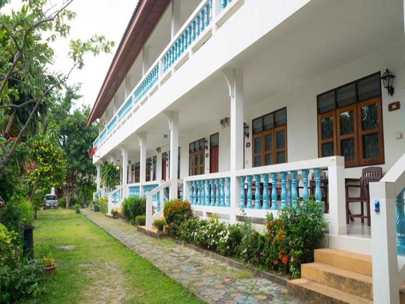 Weekender Hotel 2*