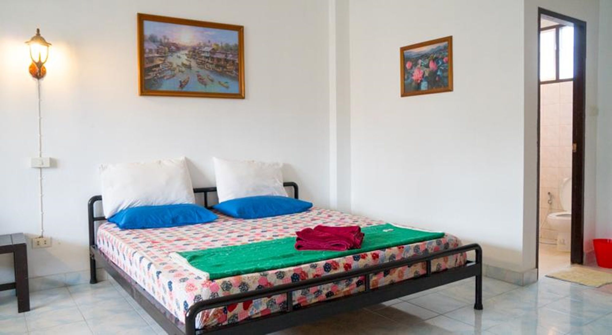 Weekender Hotel