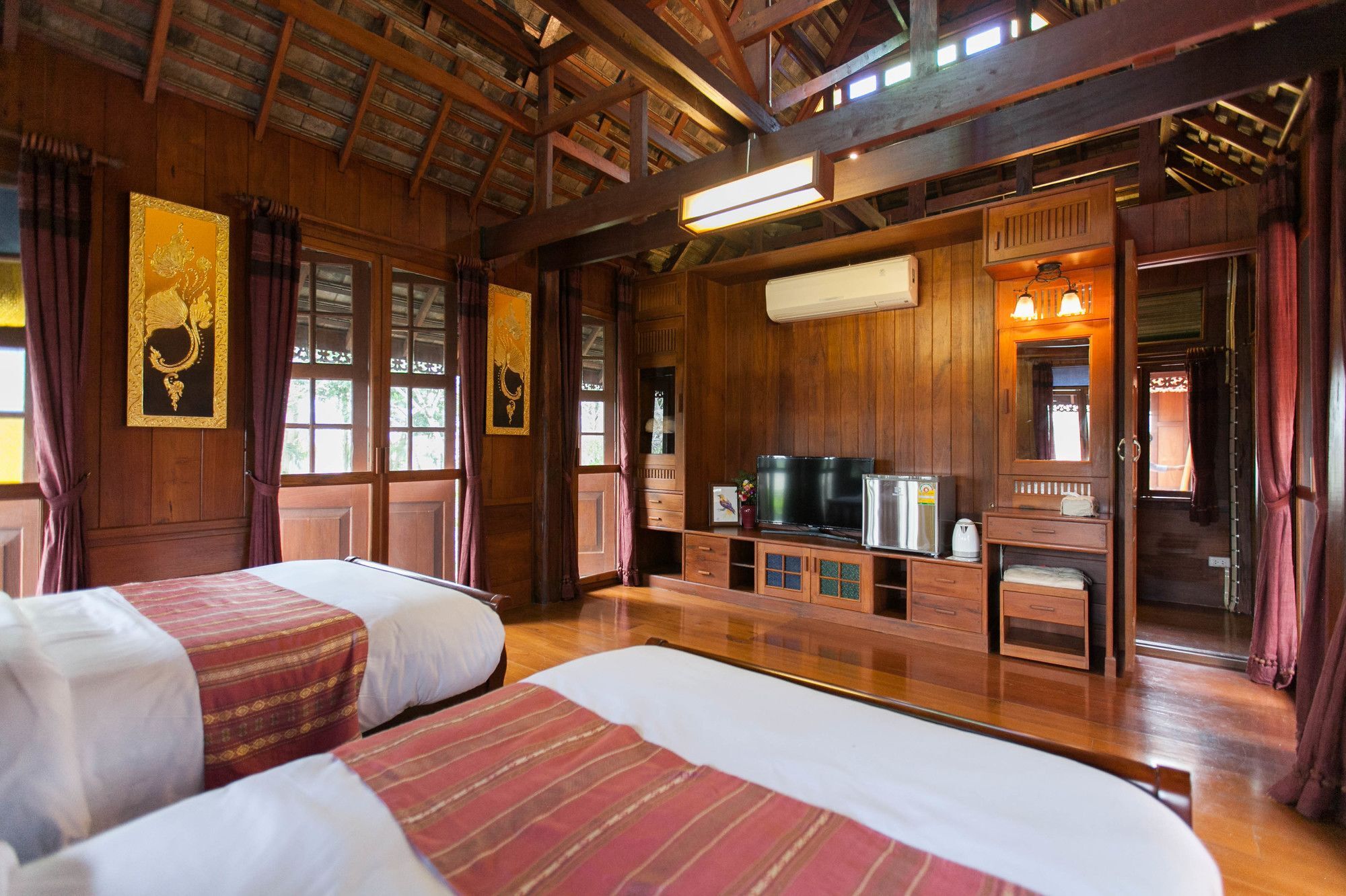 Baansuwanburi - บ้านสุวรรณบุรี Resort 3*