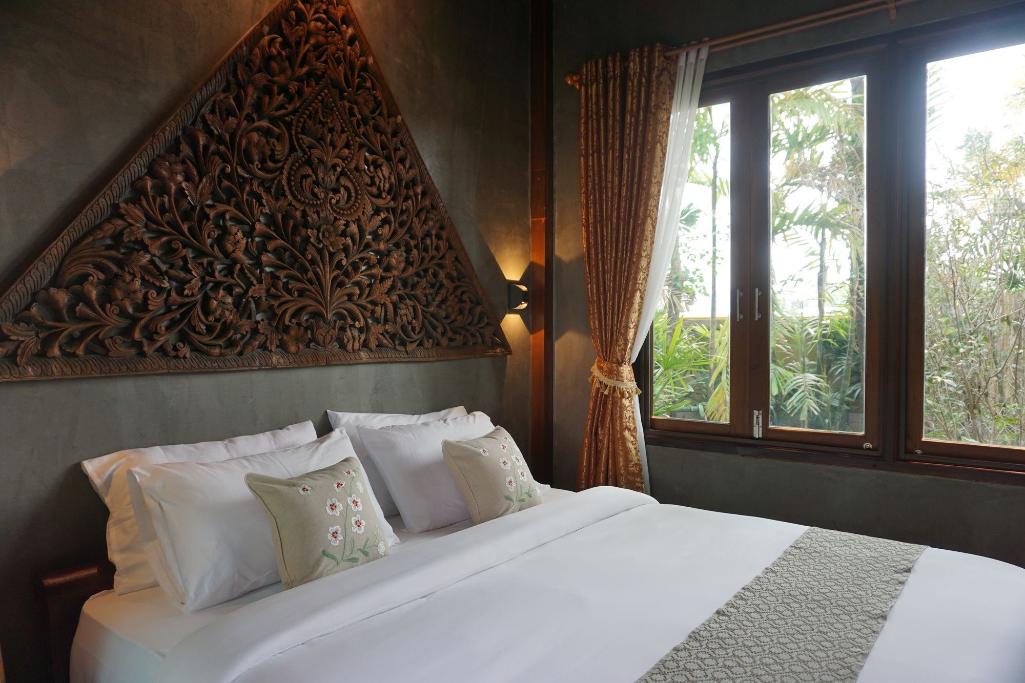 Baansuwanburi - บ้านสุวรรณบุรี Resort 3*
