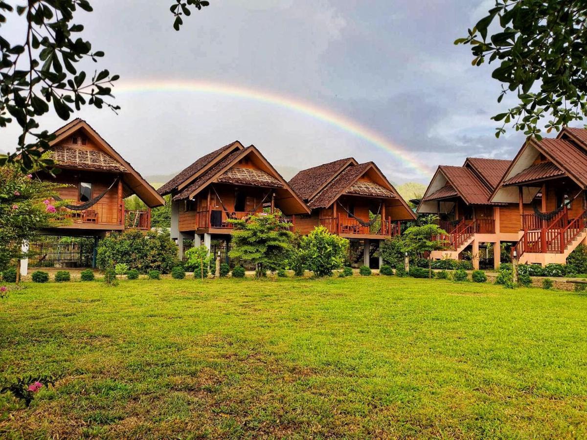 Smilehouse Resort *