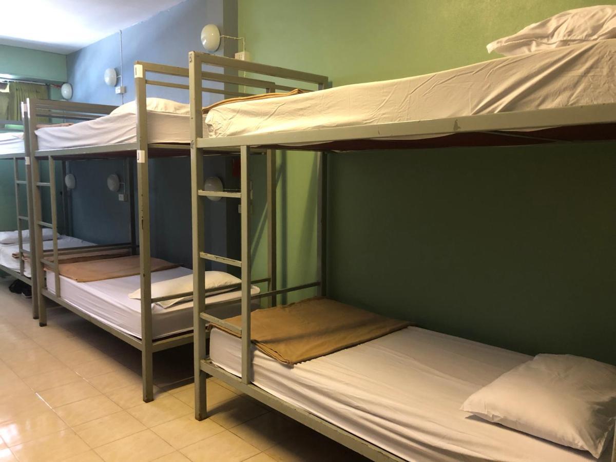 Hostel Baan Tai Backpackers *