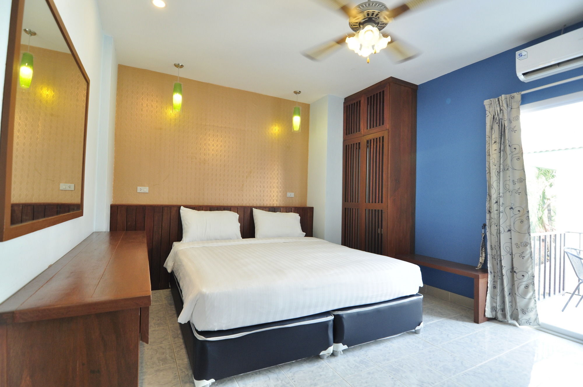 Pattaya Pool Villa *
