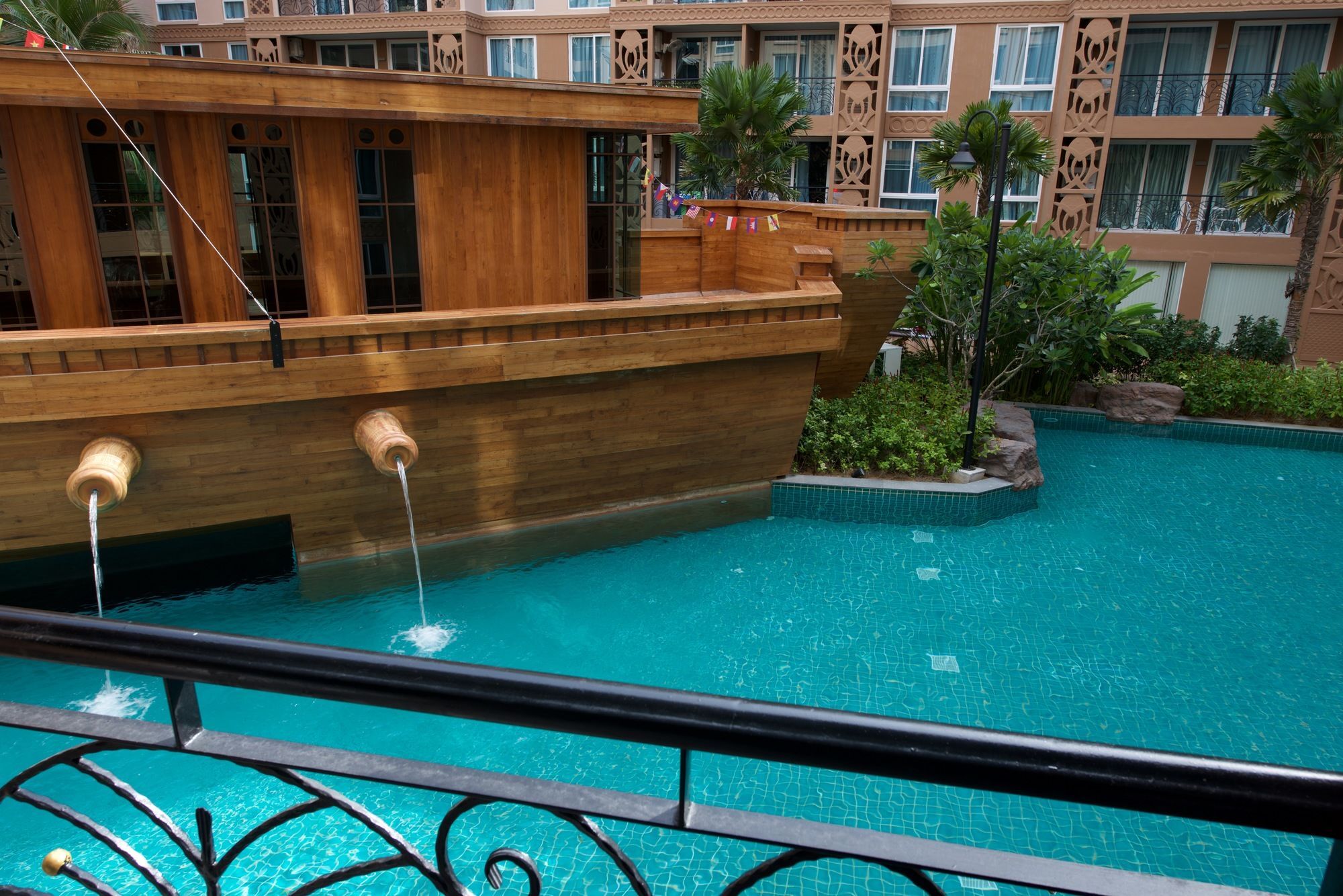 Atlantis Pattaya High Service Apartment Jomtien Beach