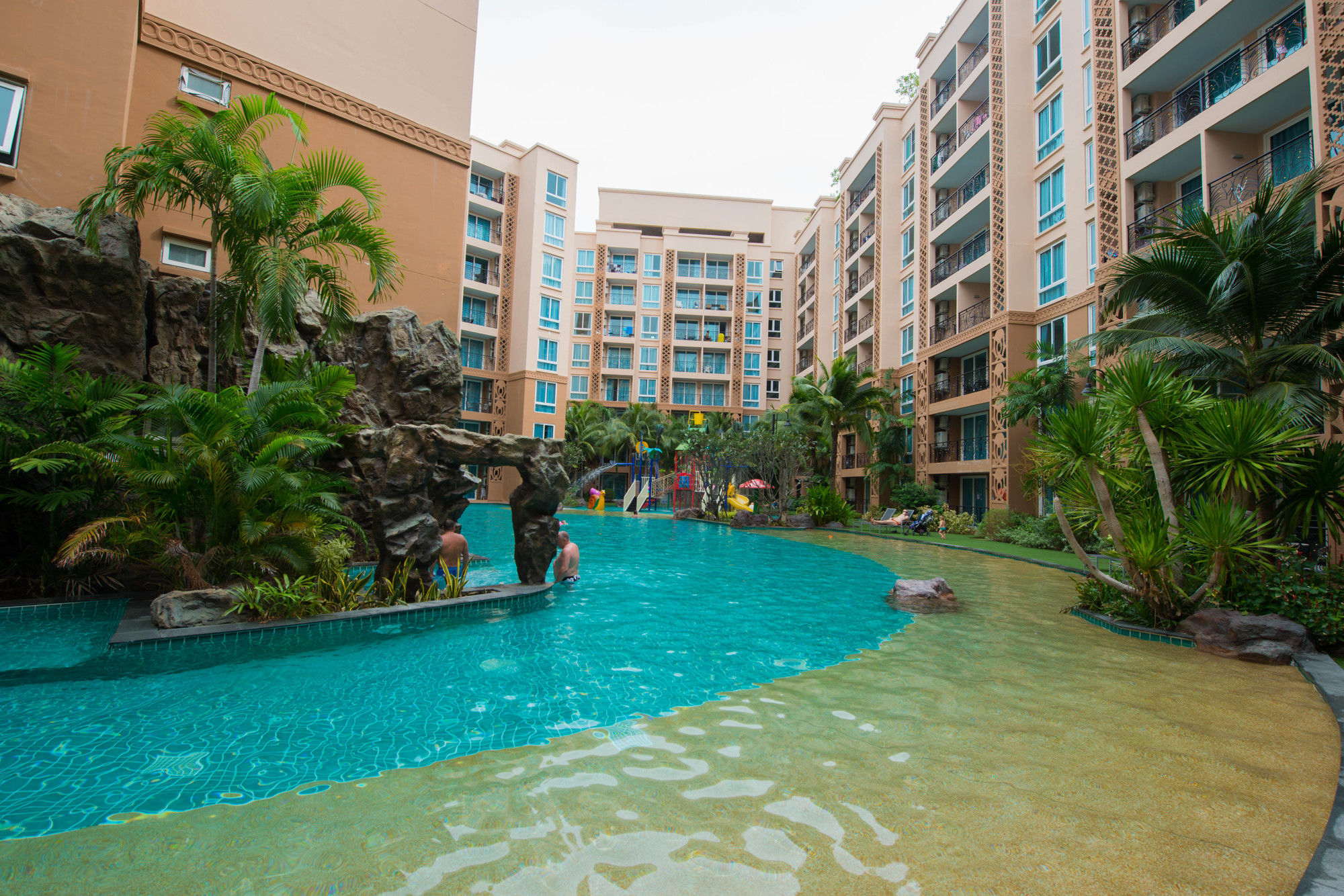 Atlantis Pattaya High Service Apartment