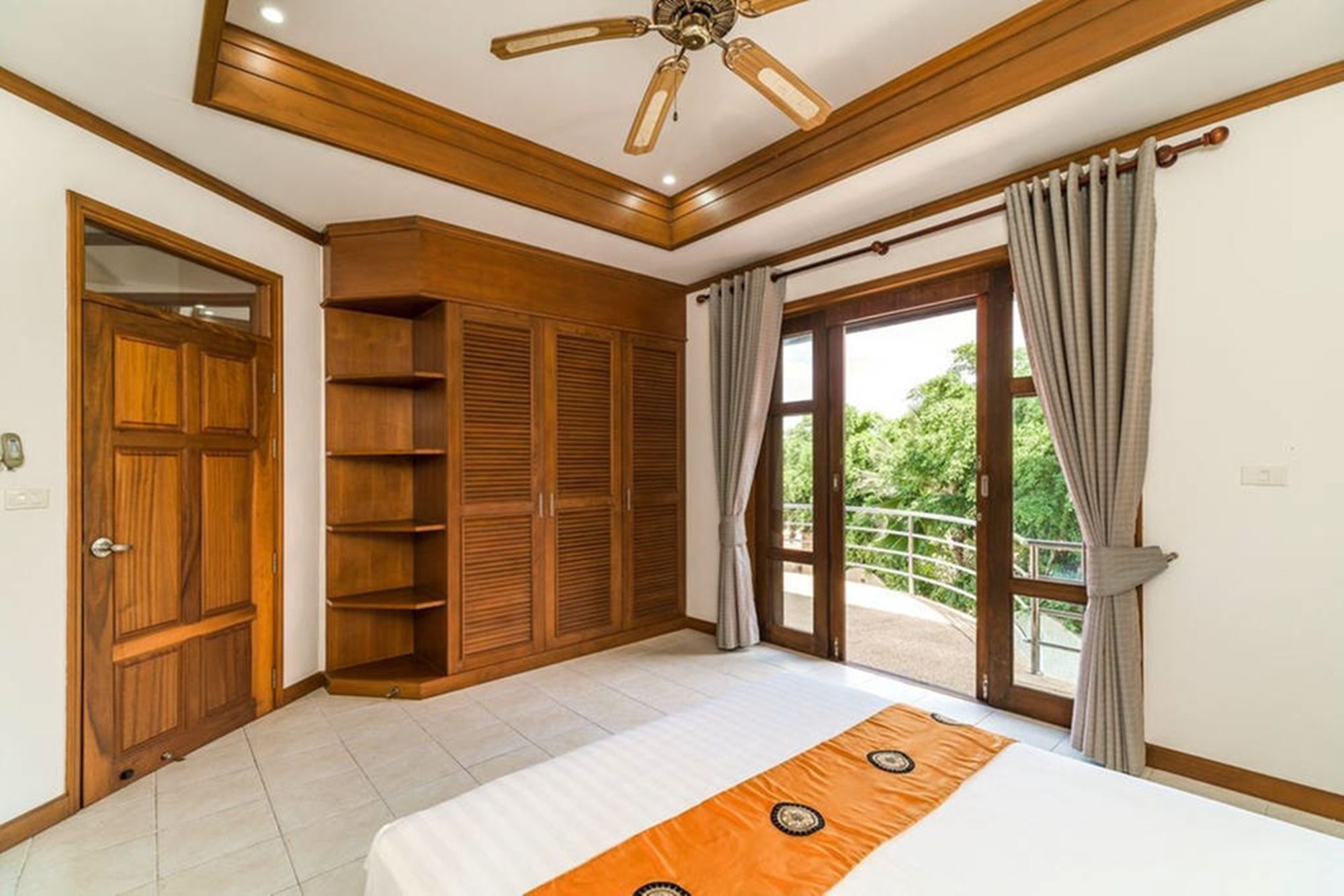 4 Bedroom On Beachfront - Tg44 Resort