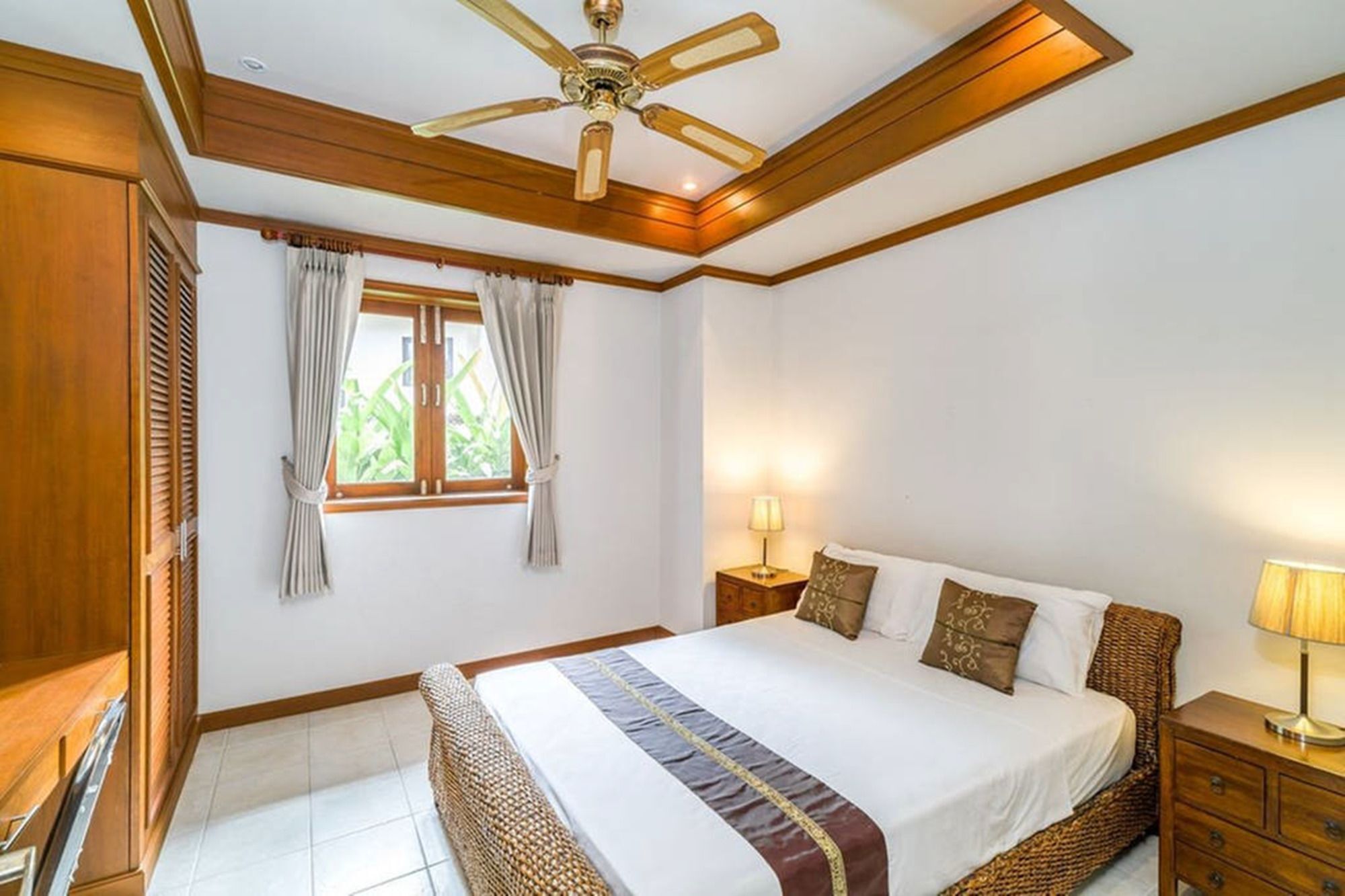 4 Bedroom On Beachfront - Tg44