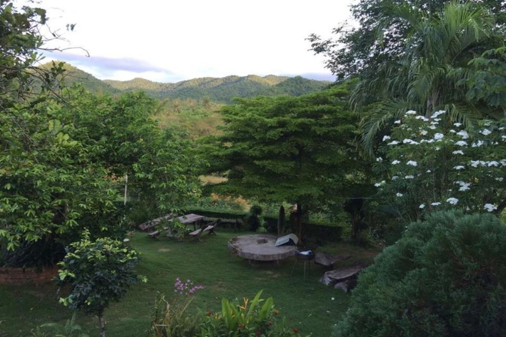Baandin Huaiphung Resort
