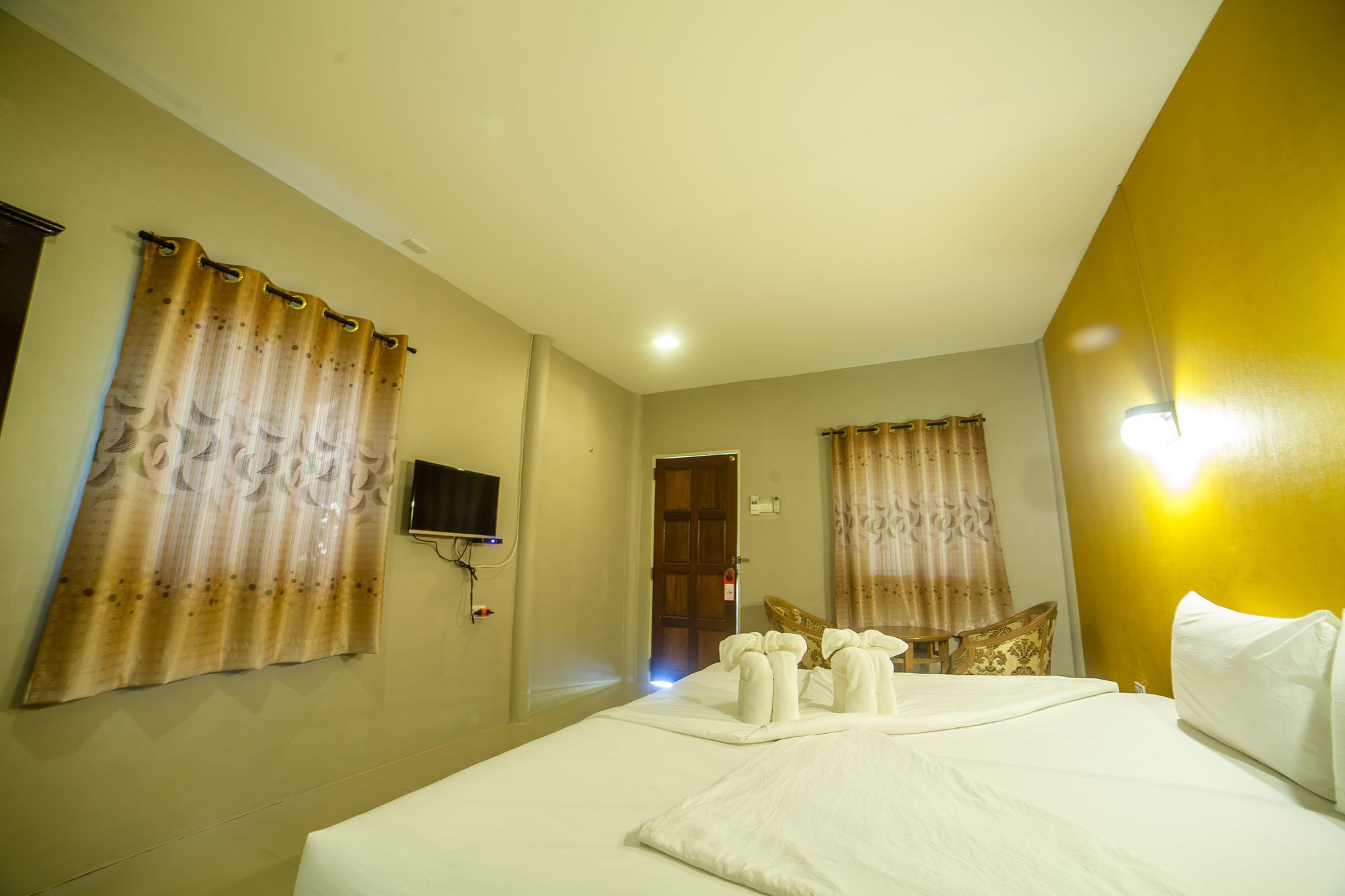Lanta Smile @long Hotel 3*