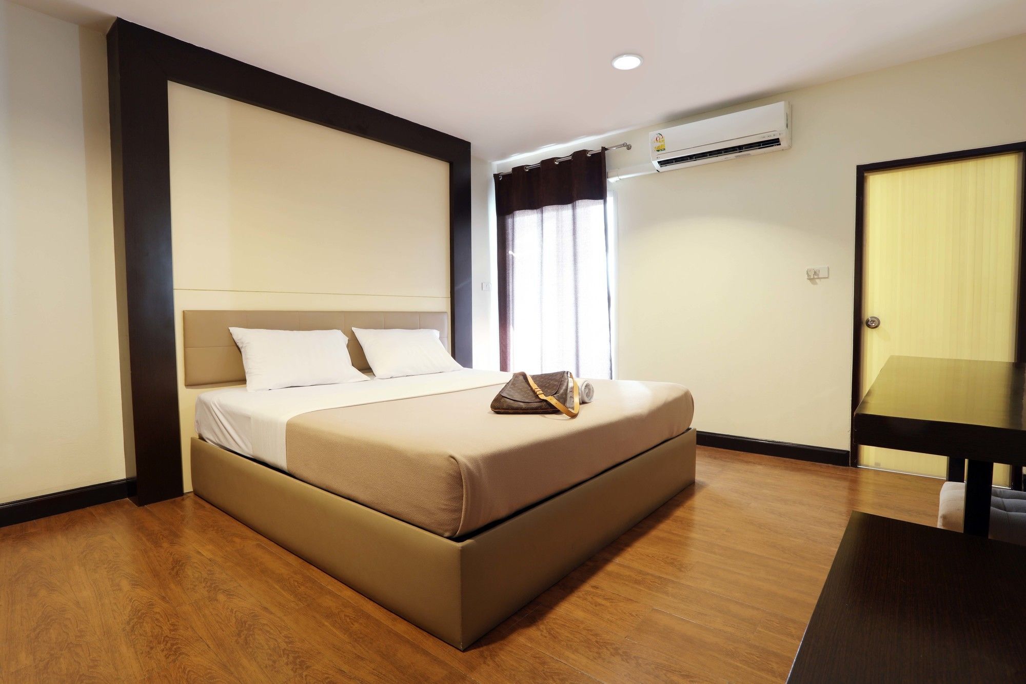 Lee's Samut Prakan