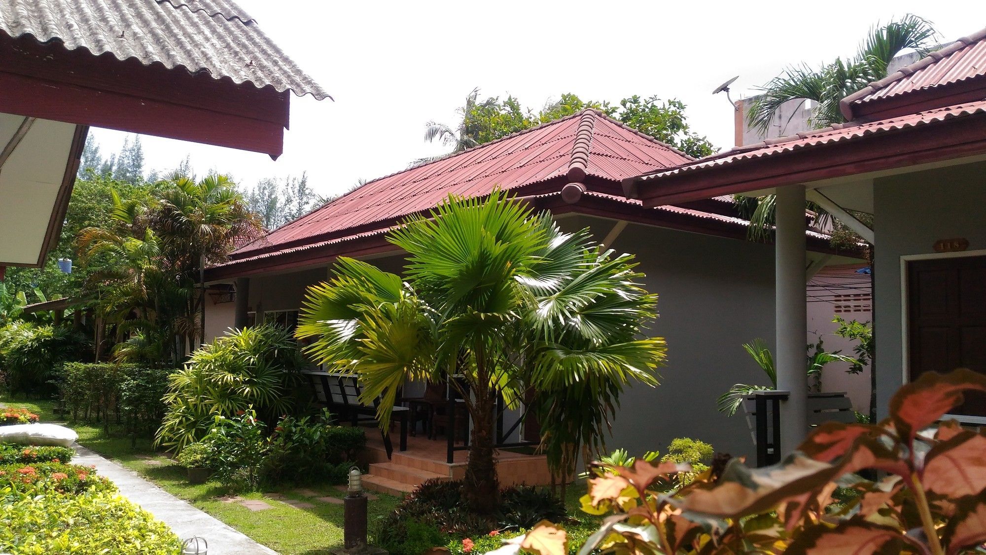 Baahra Hotel 2*