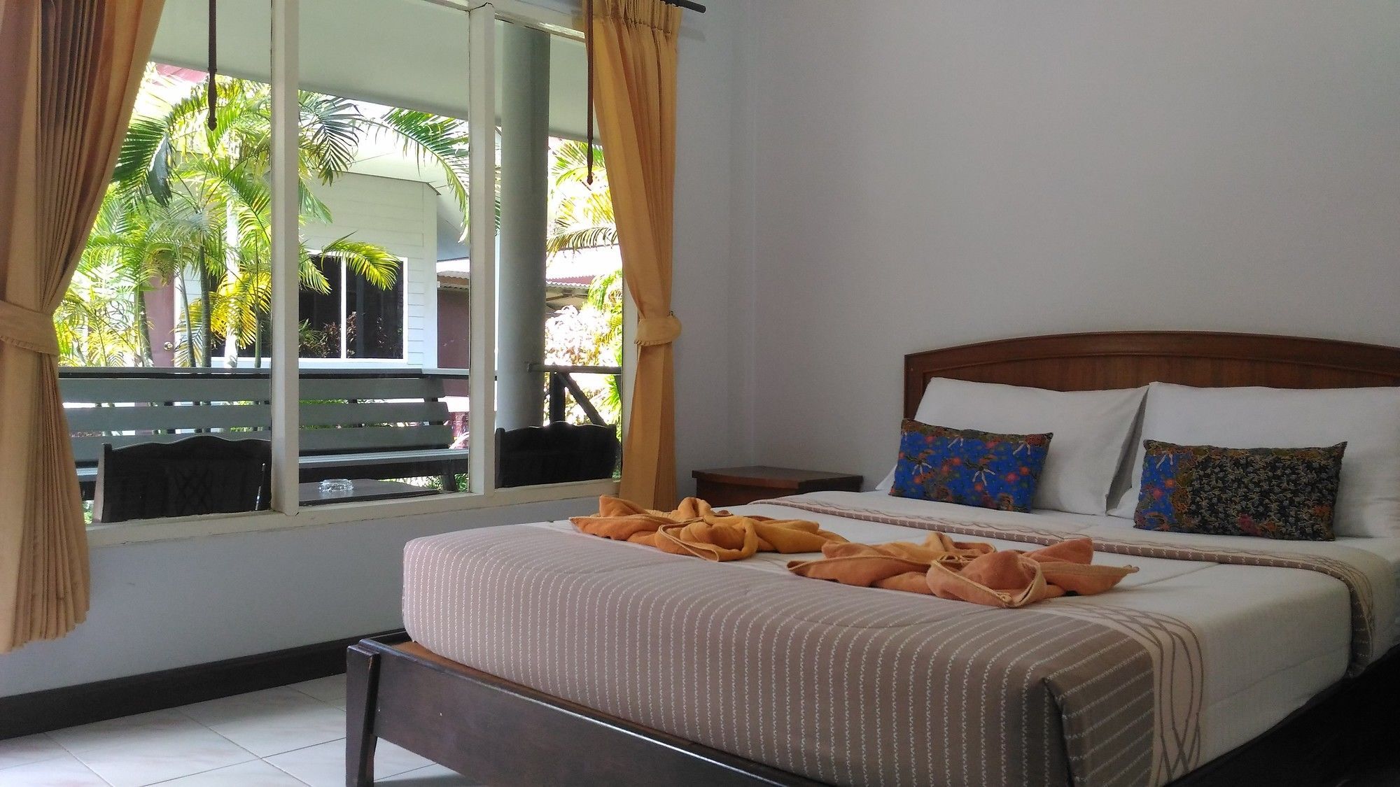 Baahra Hotel 2*