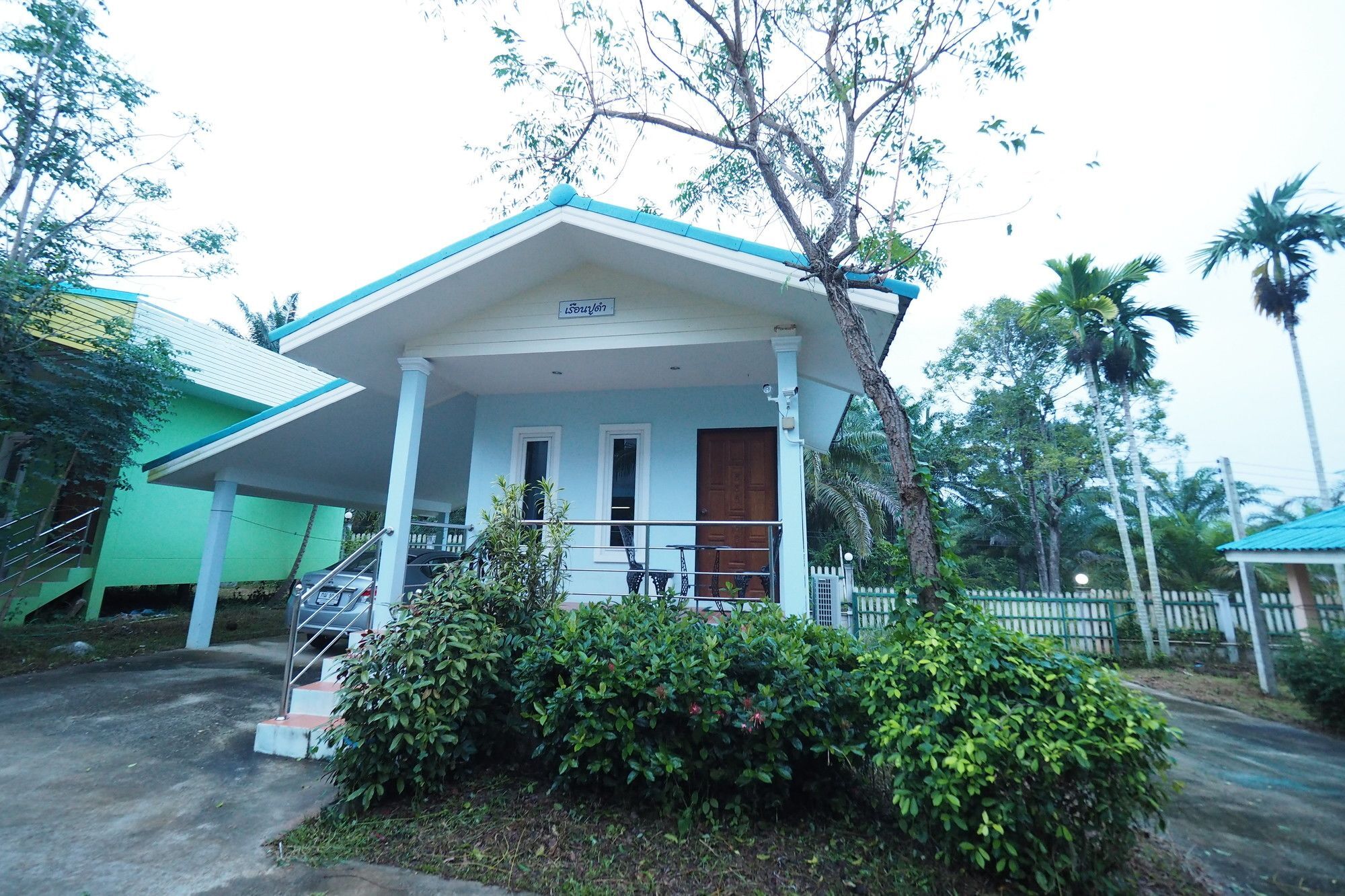 Resort Oyo 75515 Sairung 2*