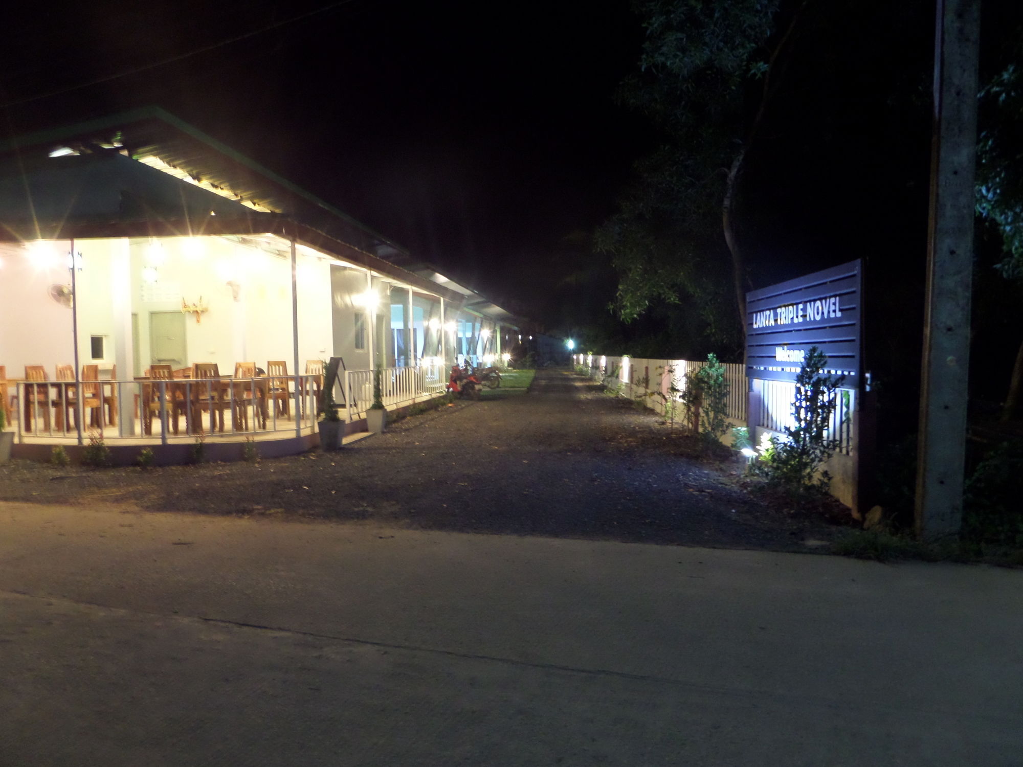 Lanta Triple Novel Guest house