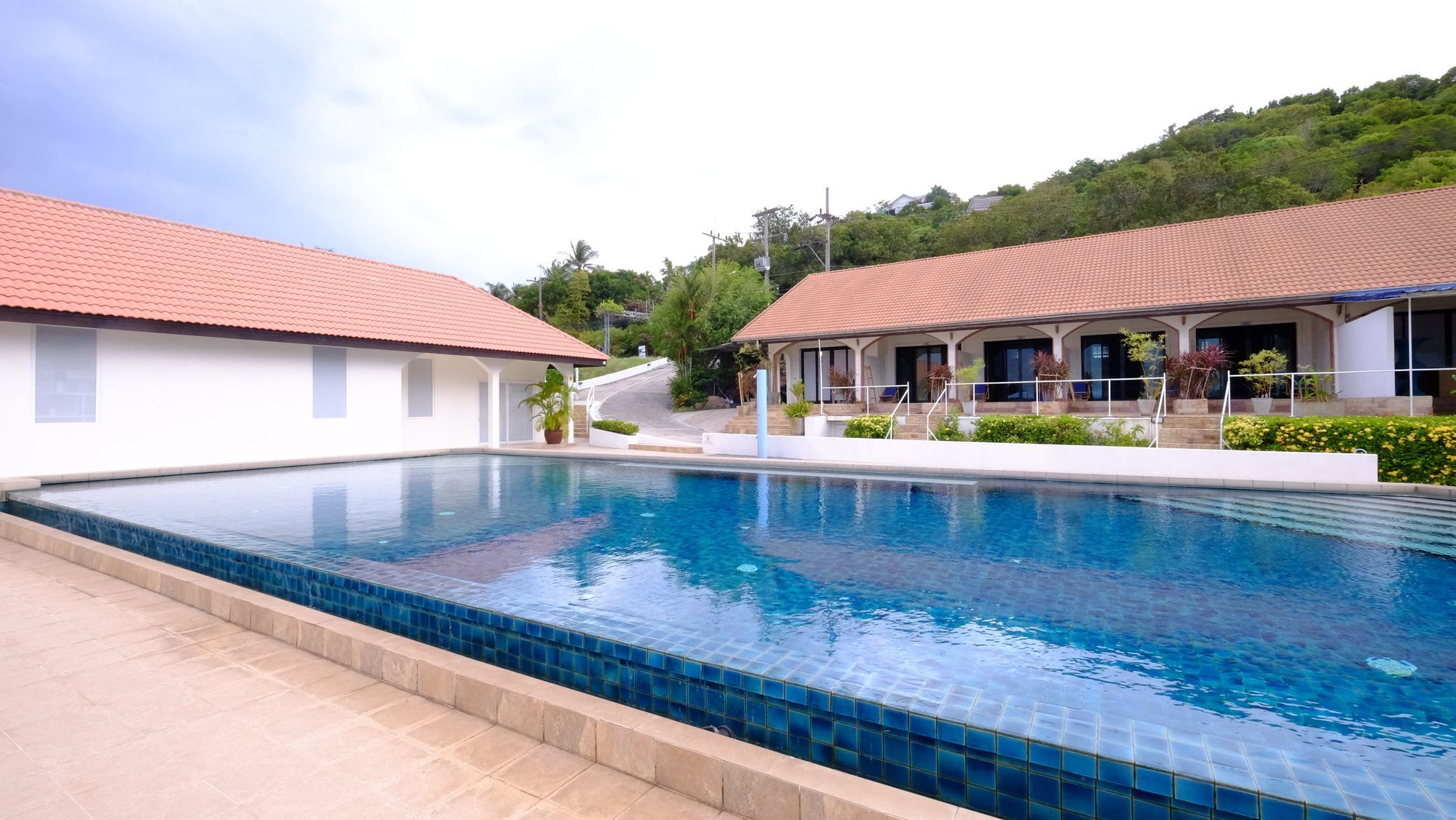 Baan Jai Dee Front Aparthotel
