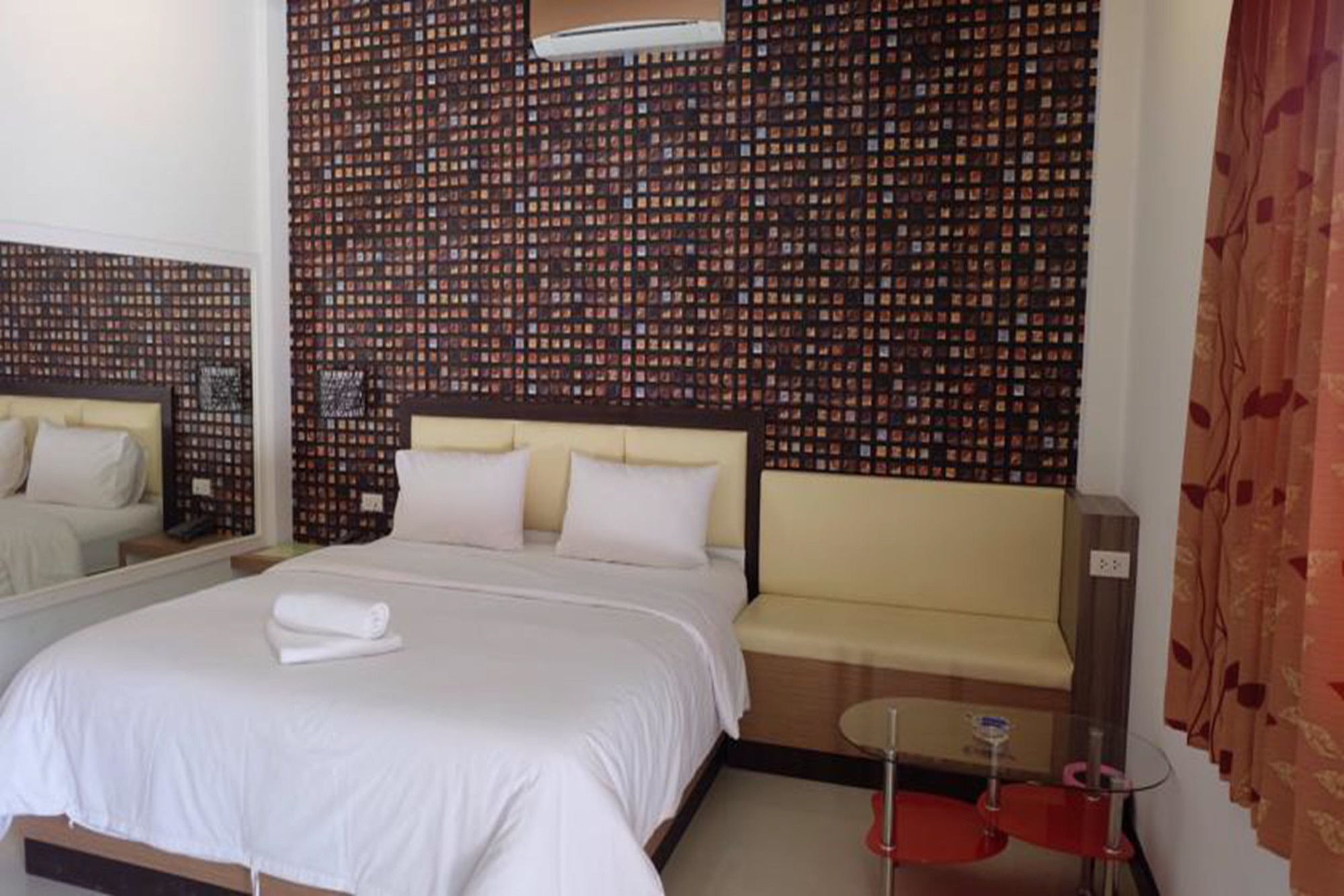 Hotel Sc Yai 3*