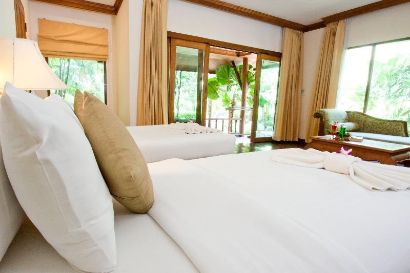 Sunrise Tropical Resort 4*