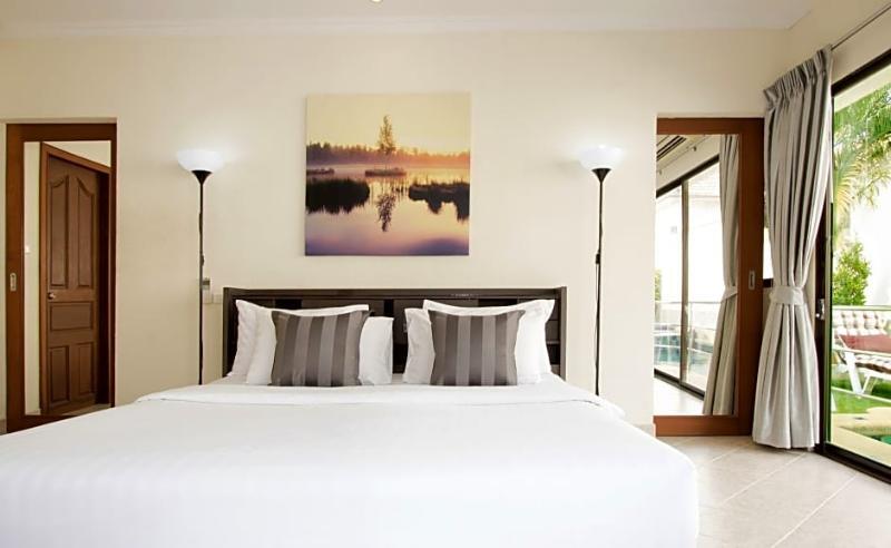 Hotel Avoca Pool Pattaya
