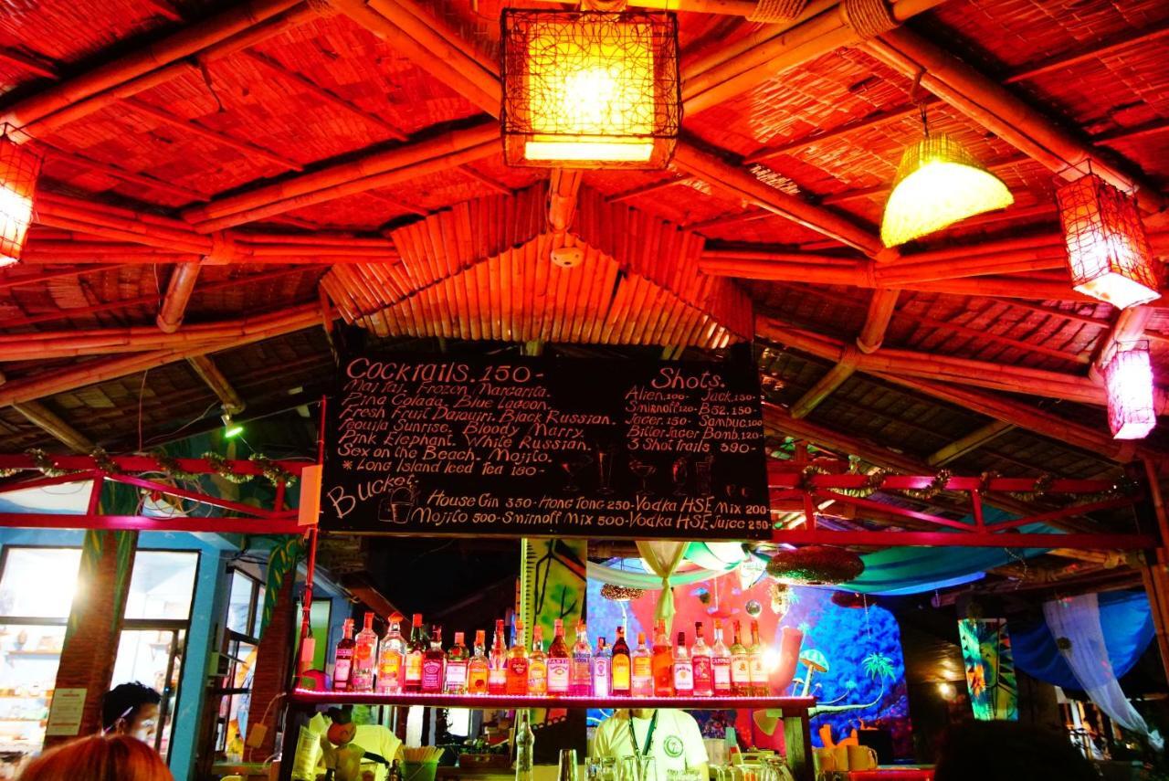 Dancing Elephant Club Hostel *