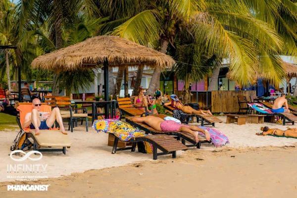 Infinity Club & Koh Phangan Hostel *