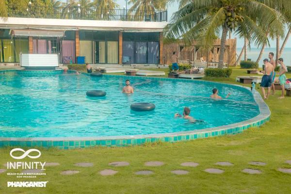 Infinity Club & Koh Phangan Hostel *