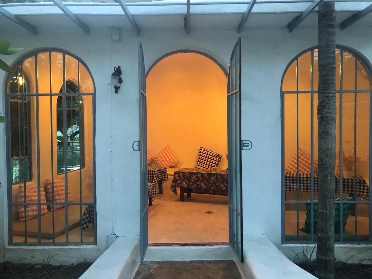 The Oia 5*
