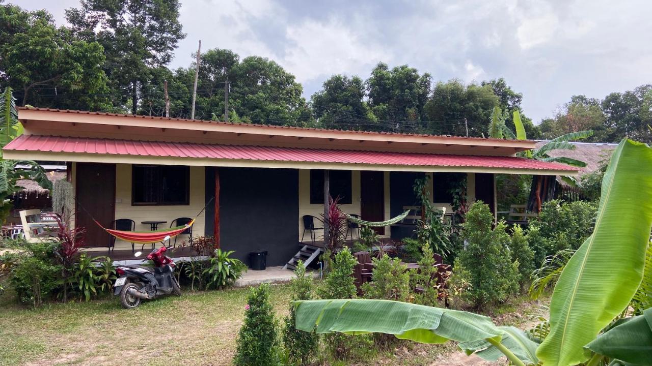 Resort Family Huts Koh Chang