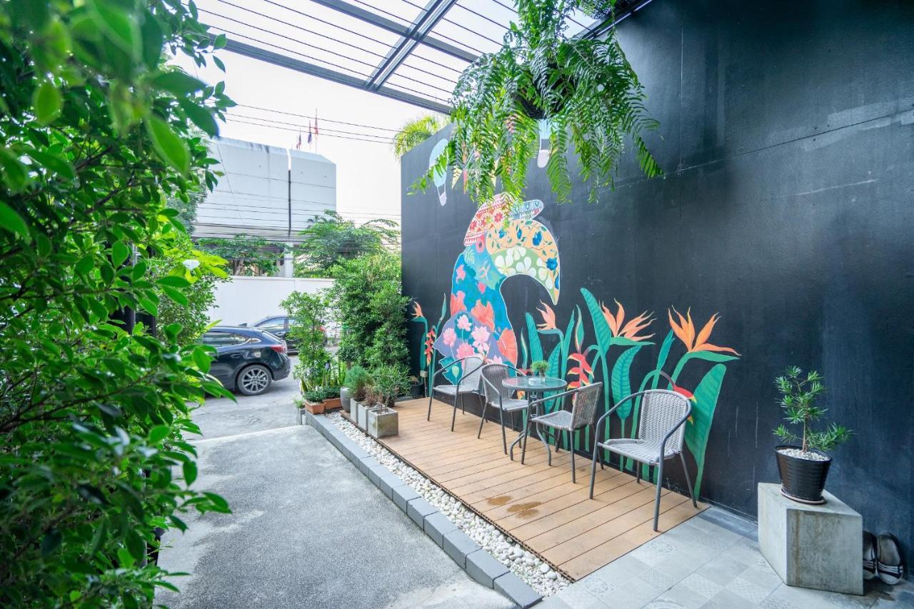 Warm Casa Chiangmai Albergue *
