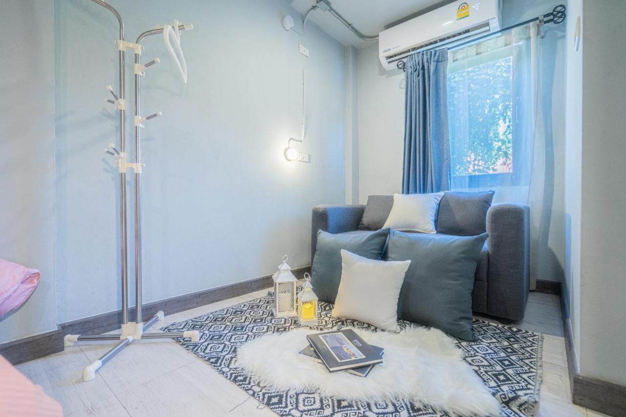 Warm Casa Chiangmai Albergue *