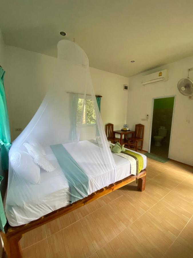 Khaosok Bamboo Huts *