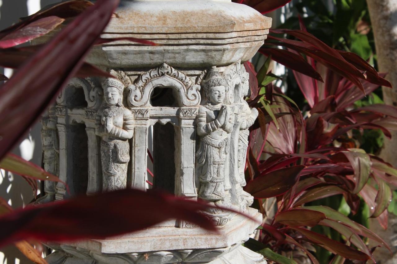 Front Villa *