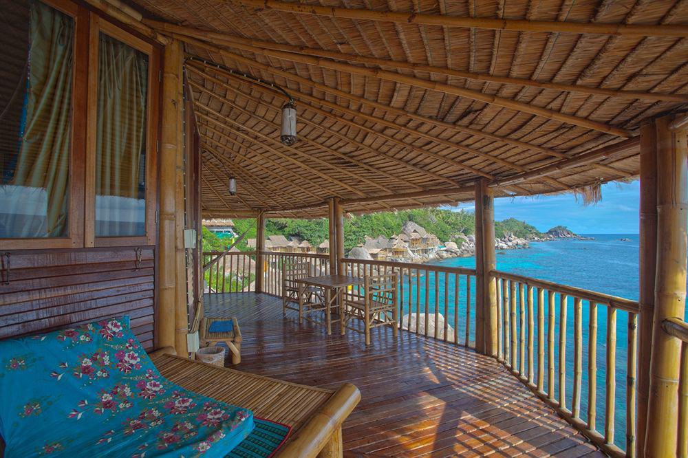 Bamboo Huts 3*