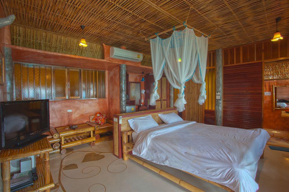 Bamboo Huts Resort 3*