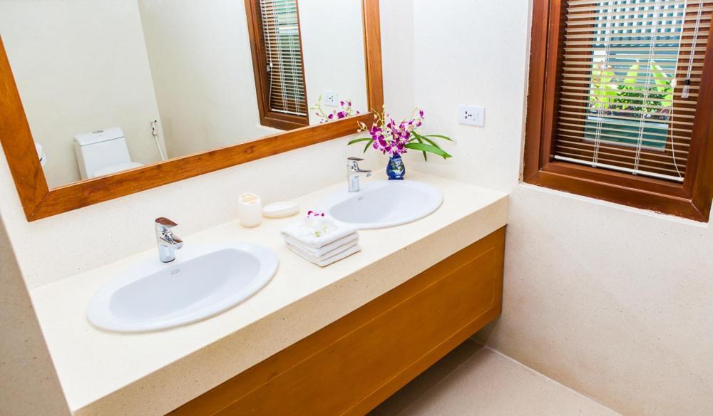 Villa Sapphire Laem Set Beach