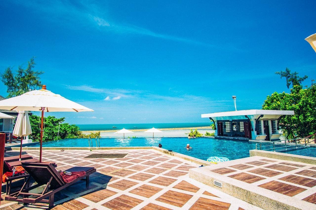 Al's Laemson Resort 4*