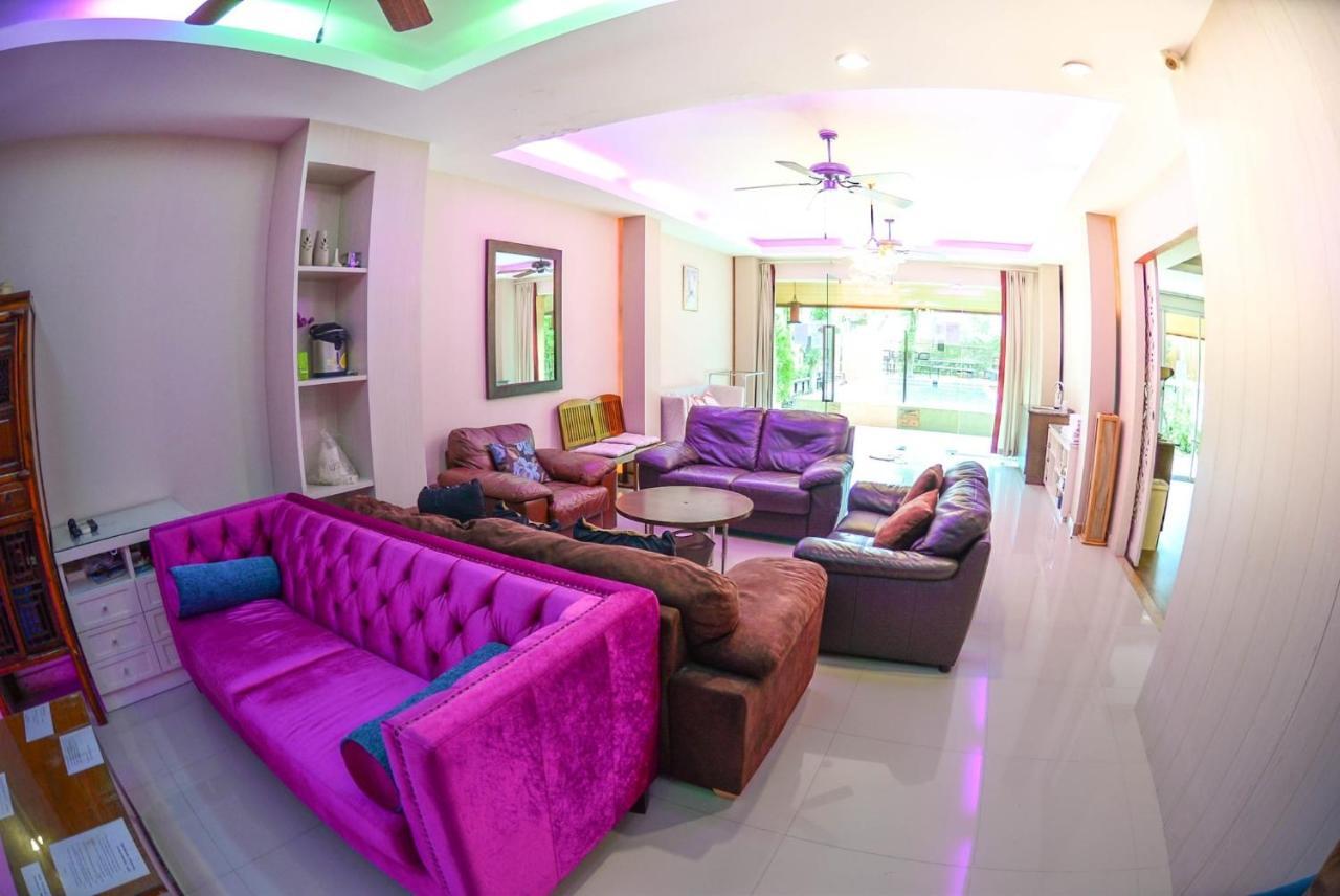 ตำหนักวิลล่า 10 ห้องนอน พร้อมสระว่ายน้ำส่วนตัว Villa