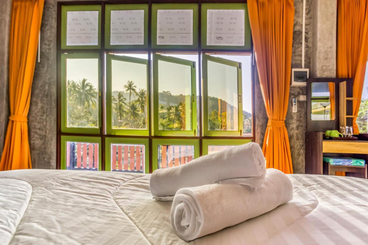 Guest house Tonmai Suites