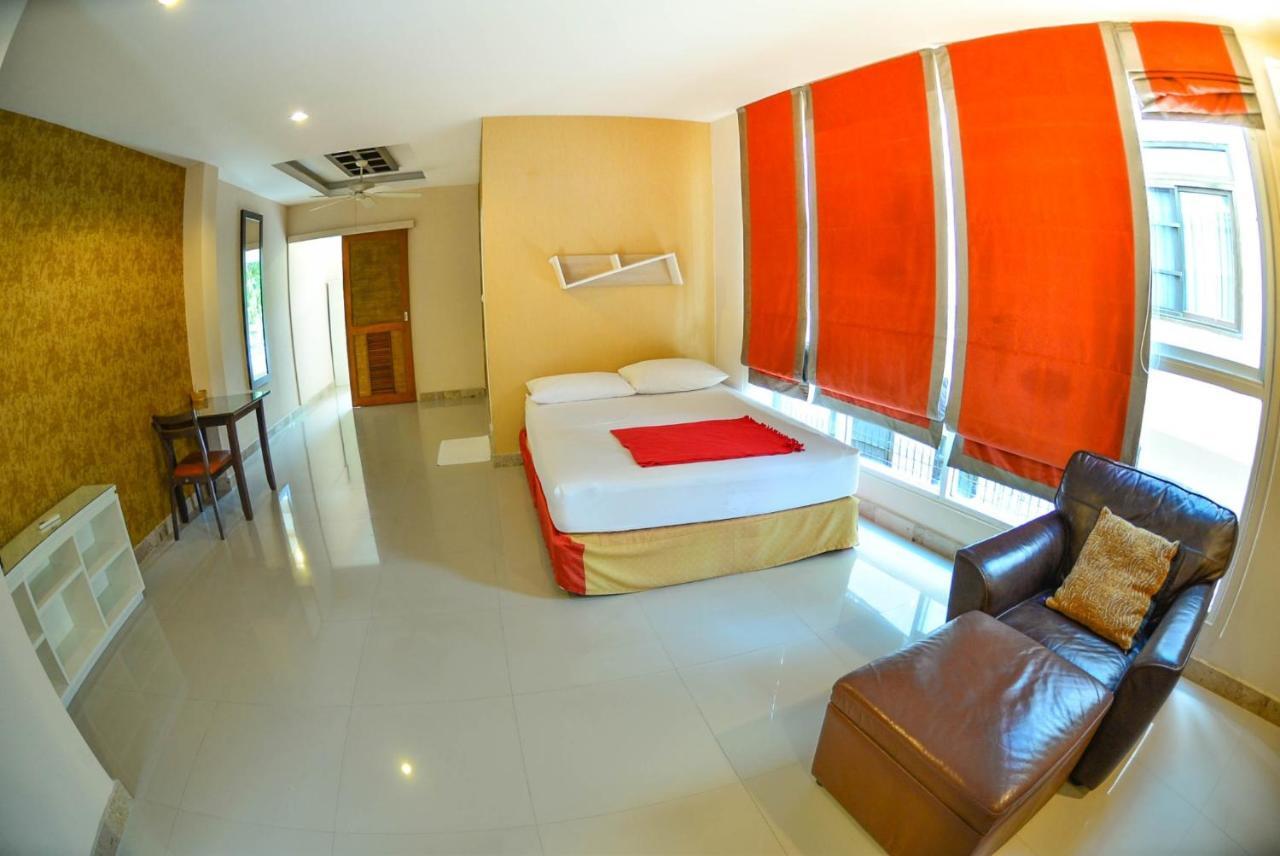 ตำหนักวิลล่า 10 ห้องนอน พร้อมสระว่ายน้ำส่วนตัว Villa Ban Nong Tabaek