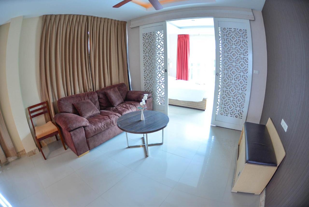 ตำหนักวิลล่า 10 ห้องนอน พร้อมสระว่ายน้ำส่วนตัว Villa Ban Nong Tabaek