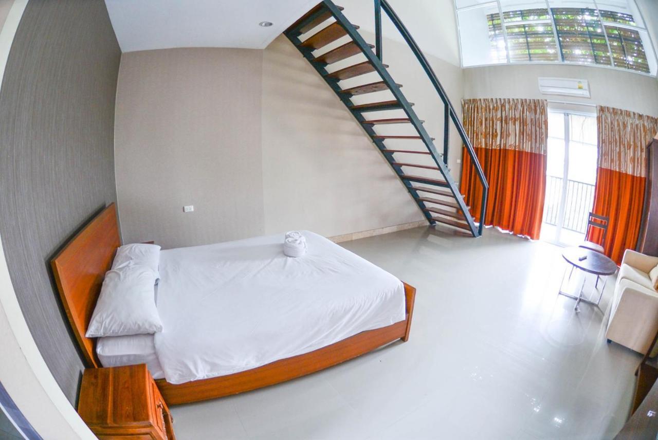 ตำหนักวิลล่า 10 ห้องนอน พร้อมสระว่ายน้ำส่วนตัว Villa *