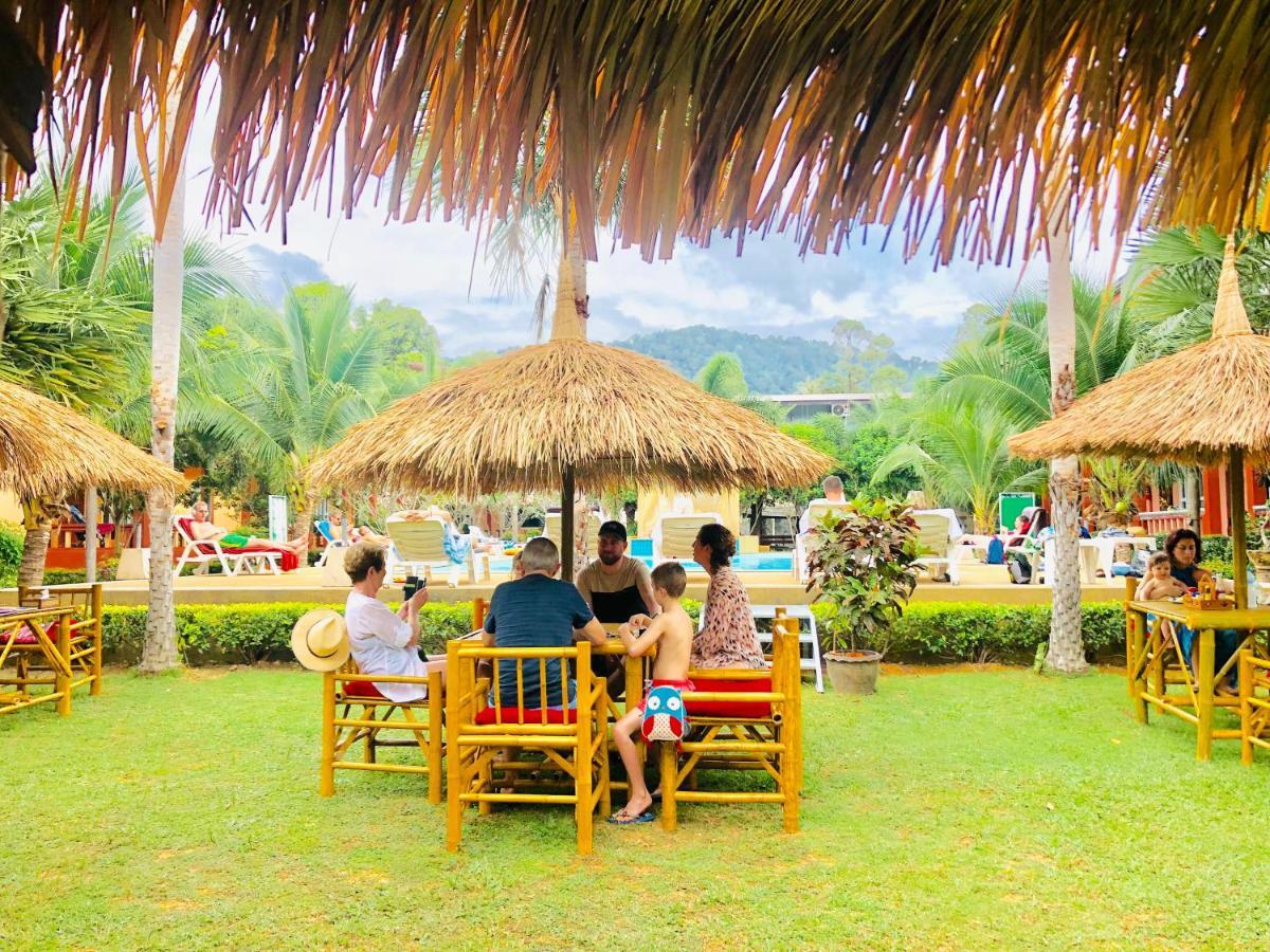 Peaceful , Long - Resort Koh Lanta