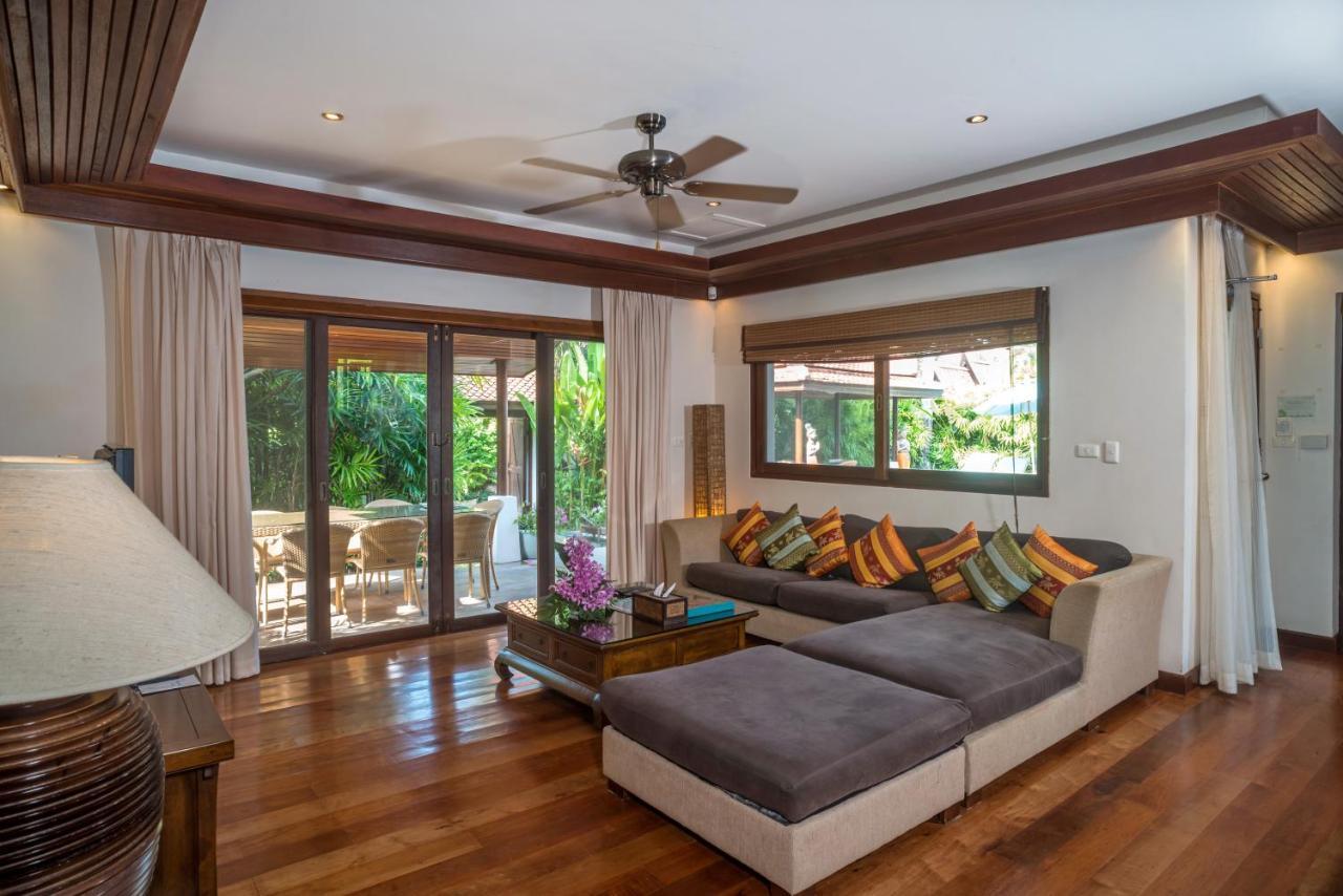 4 Bedroom Baan Banburee, Seconds From