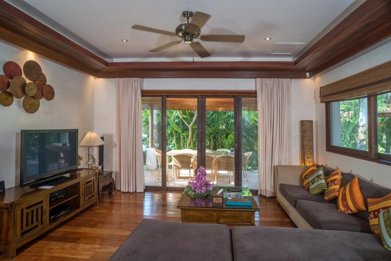 4 Bedroom Baan Banburee, Seconds From