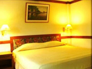 Irest Seafront Hostel *