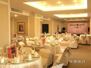 Inn The Airport & 4*
